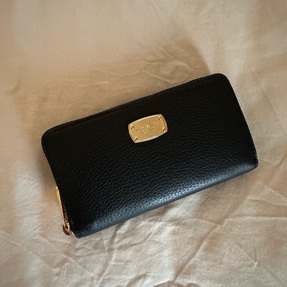 NWOT Michael Kors Wallet
